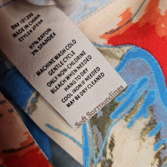 Soft Surroundings medium top blue floral short sleeve rayon spandex - Picture 3 of 9